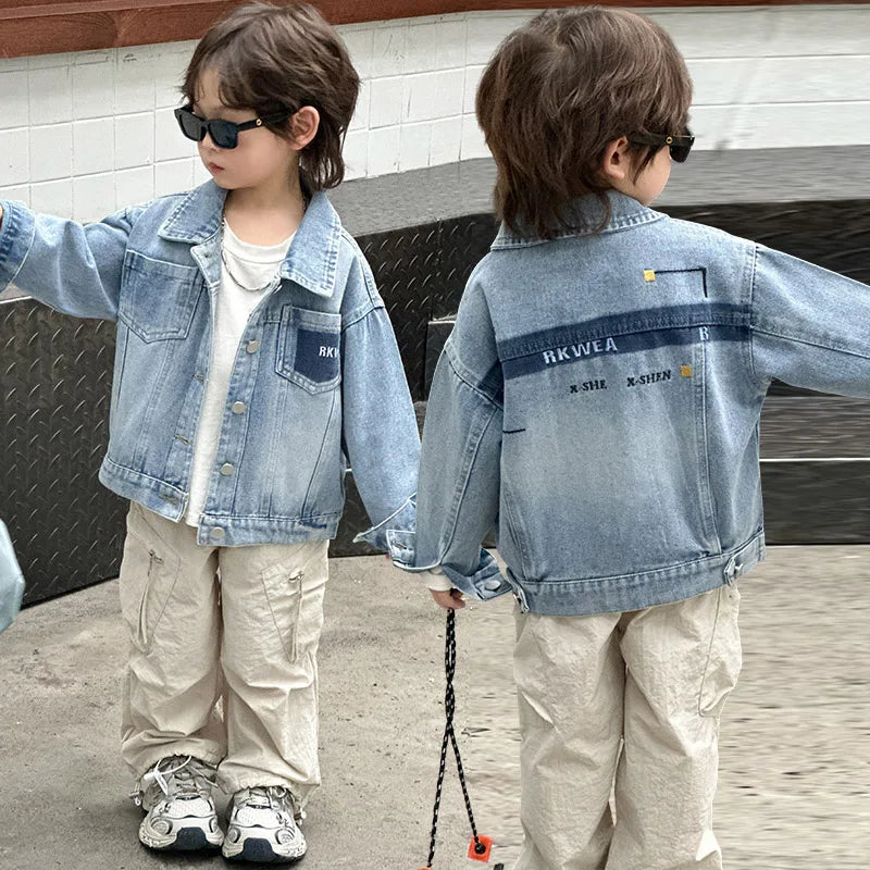 Nouvelle veste en jean décontractée pour bébé enfant avec poche, style classique, pour petit garçon. Tenues vintage avec veste en jean bleue
