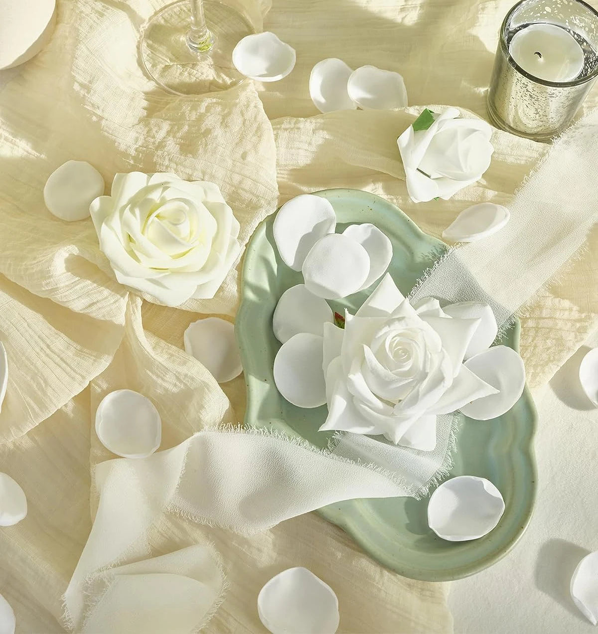 100 pétales de rose en satin de soie blanche, fleurs artificielles faites main, décoration pour la Saint-Valentin, un anniversaire ou un mariage. Accessoires