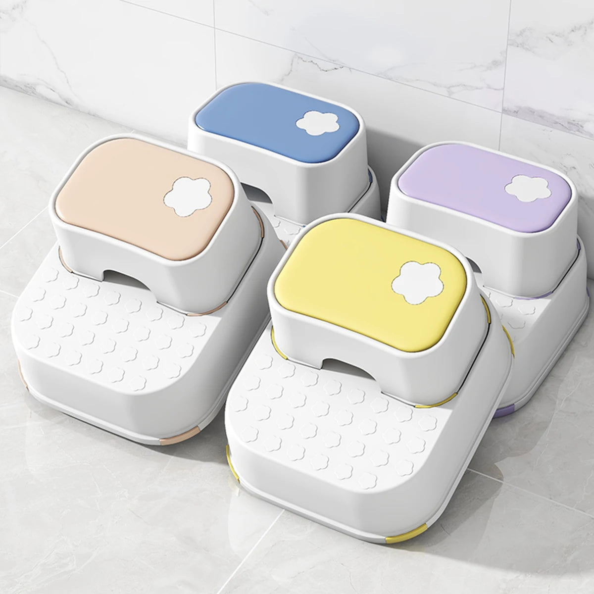 Marche pied de salle de bain antidérapant pour enfants WORTHBUY, idéal pour l'apprentissage de la sécurité et le lavage des mains dans le salon ou la salle de bain.