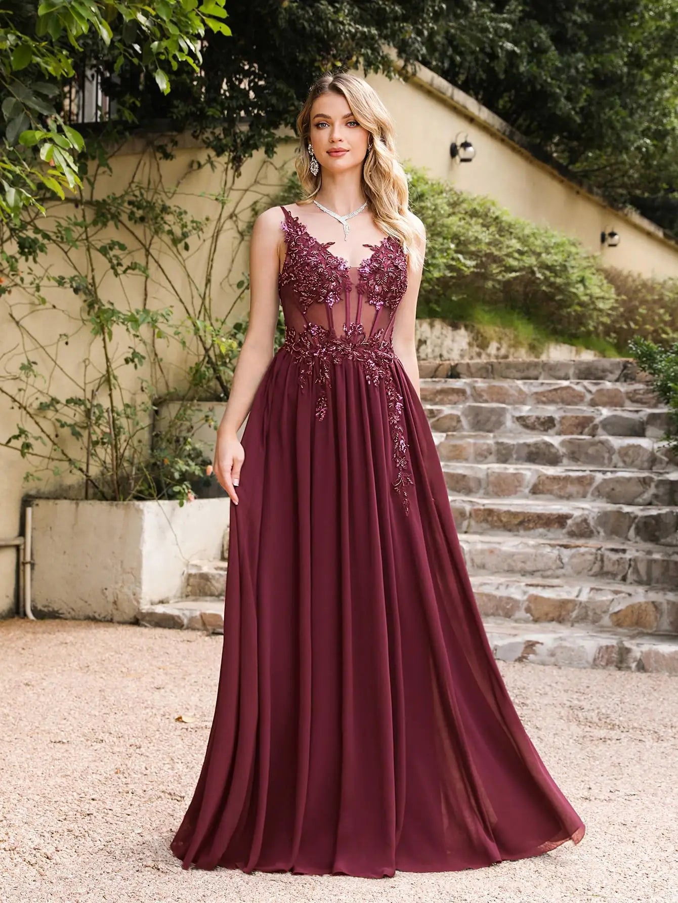 Robe de soirée bleu marine à fines bretelles, coupe trapèze, collection 2025, élégante robe de bal illusion ornée de perles et d'appliques, robe de gala