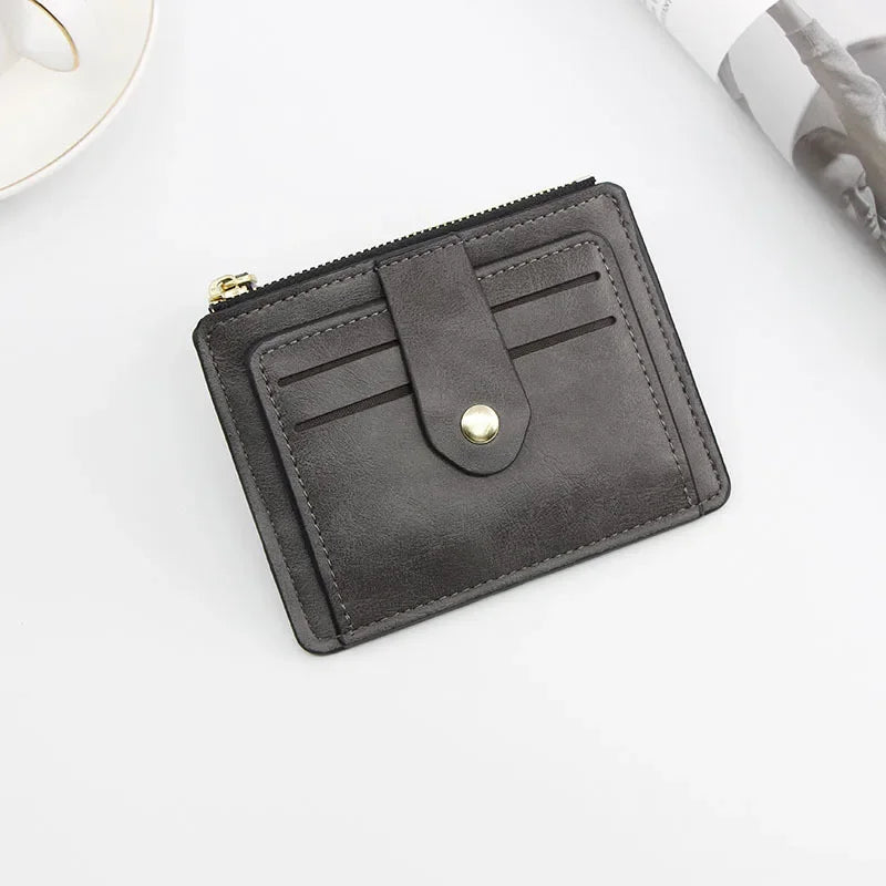 Portefeuille homme élégant avec porte-cartes de crédit et d'identité, fin et en cuir, avec poche à monnaie. Marque de luxe, marron