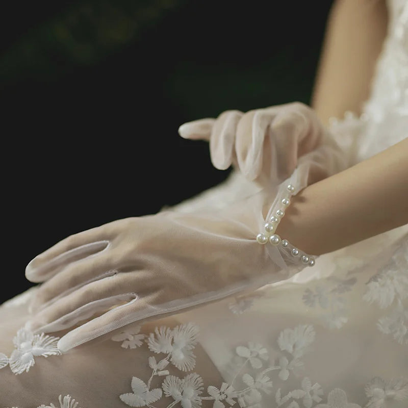 Gants sexy transparents en tulle noir et blanc, fins et courts, parfaits pour le printemps et l'été, pour les soirées, les danses et les mariages. Style Lolita
